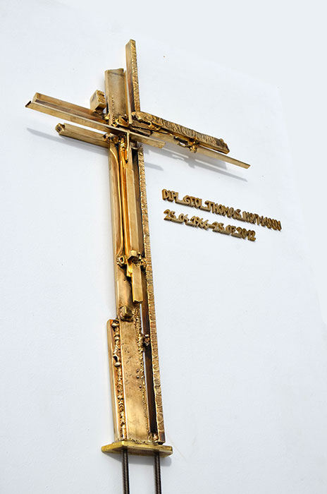 Kreuz aus Bronze